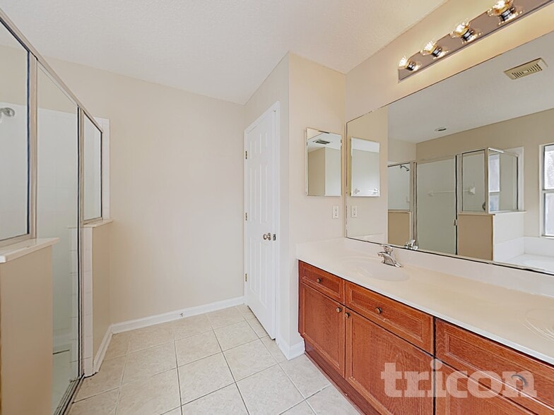 Building Photo - 11073 Arrowbrook Ln