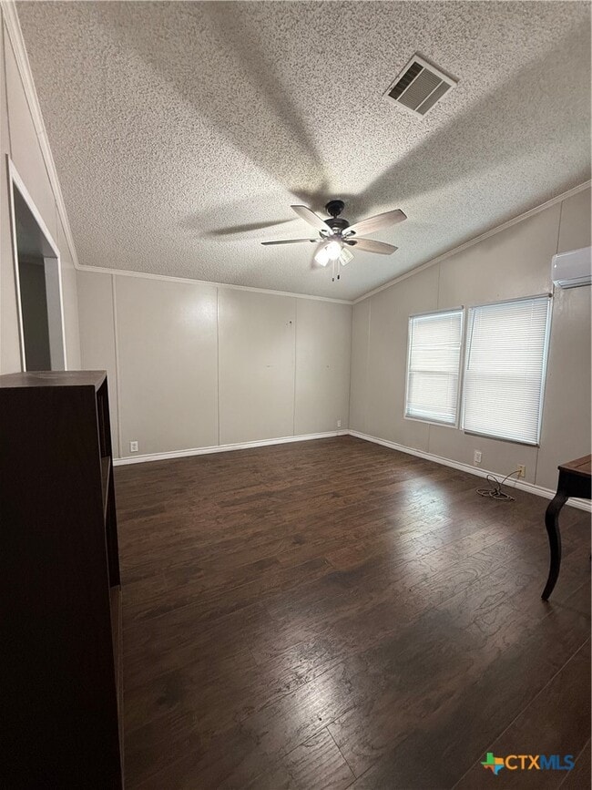 Building Photo - 254 Maverick Ln