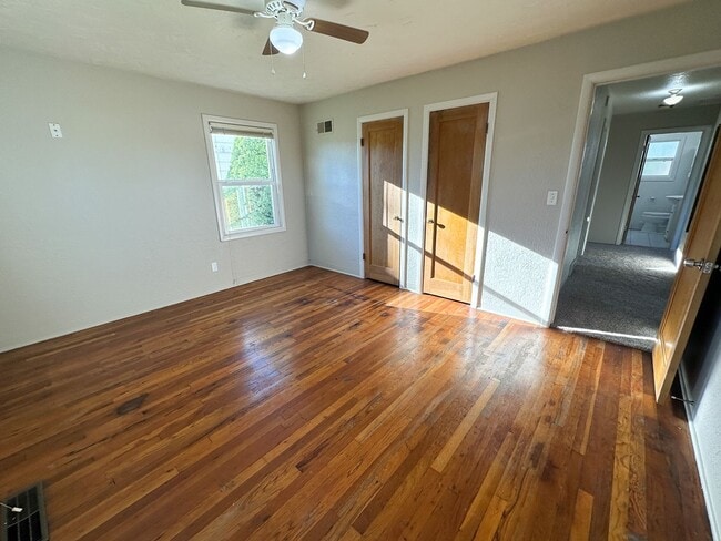 Building Photo - 1069 Evergreen Ave NE