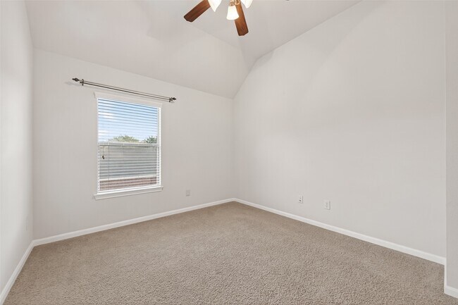 Building Photo - 8858 Distant Woods Dr