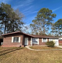 Building Photo - Moss Point 3 Bedroom