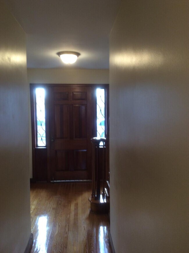 Building Photo - 95 Noble St