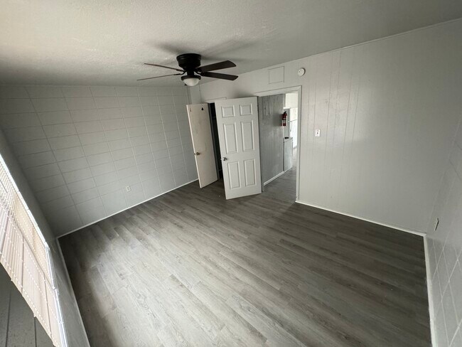 Building Photo - Bryant Place