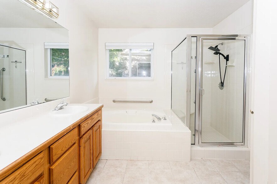 Building Photo - 1306 Thornfield Rd