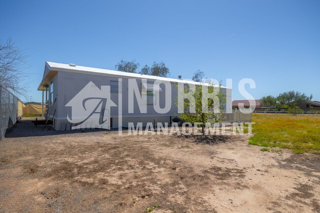 Building Photo - Lovely Manufactured Home North of Casa Grande