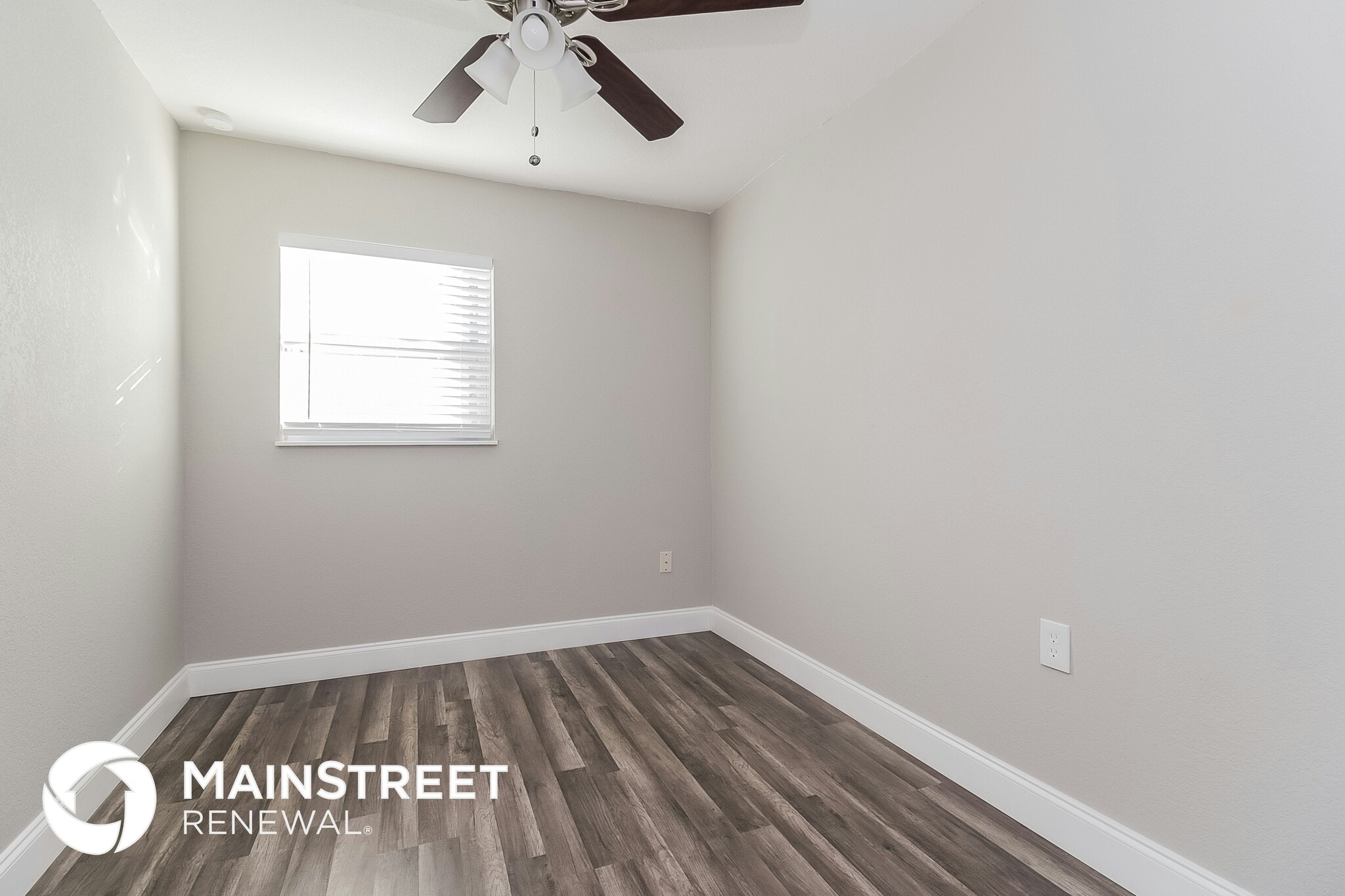 Building Photo - 2121 Camellia Dr