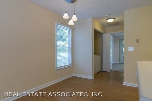 Building Photo - 32 Dansey Cir