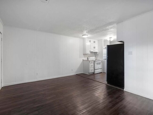 Building Photo - 2540 Joe Jerkins Blvd