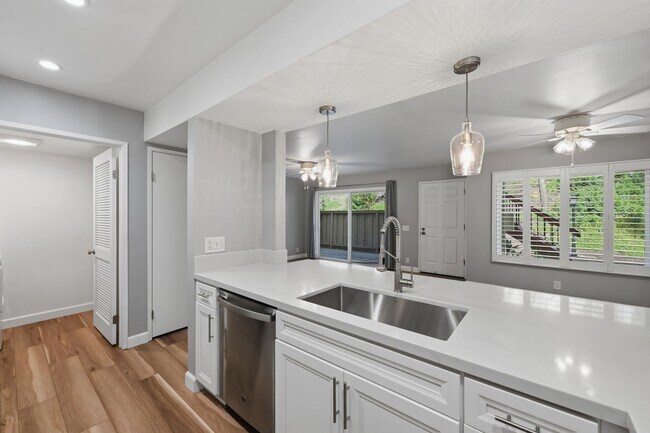 Building Photo - 4060 Rosenda Ct