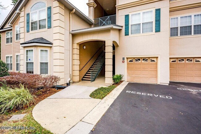 Building Photo - 13810 Sutton Park Dr N