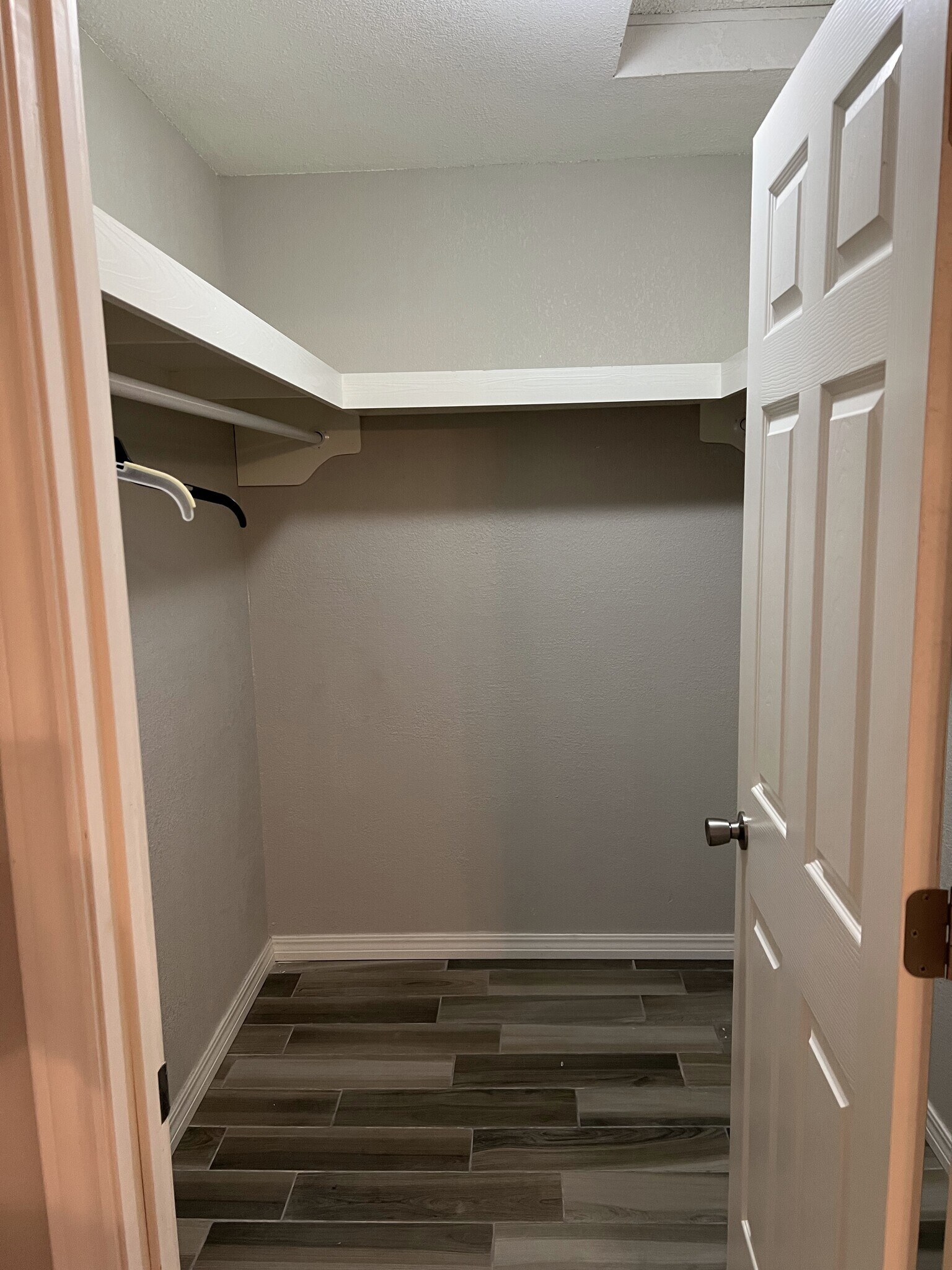 Building Photo - 812 Hardy Springs Cir