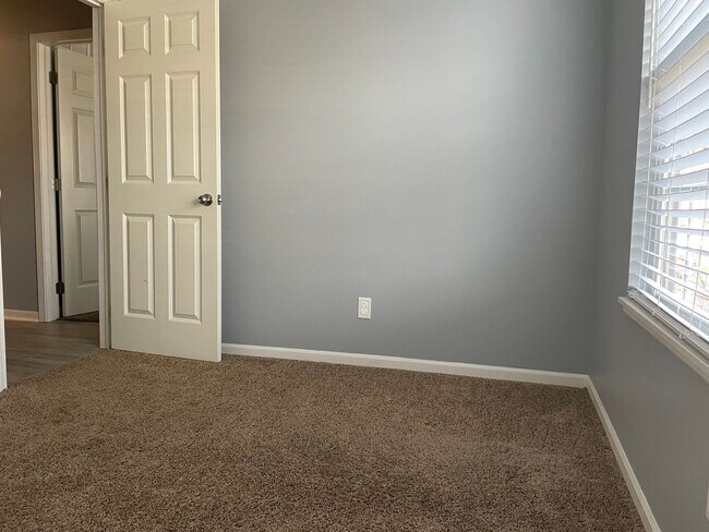 Building Photo - 1251 Hall Ln