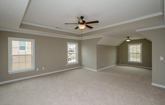 Building Photo - 1715 Davenport Dr
