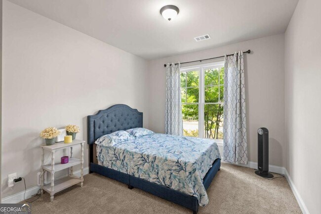 Building Photo - 2121 Charmond Dr