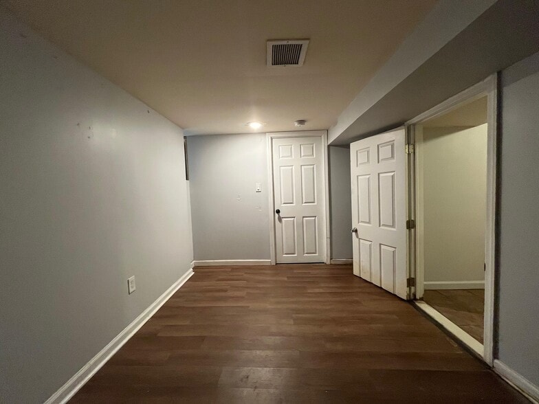 Building Photo - 166 Wilkinson Ave