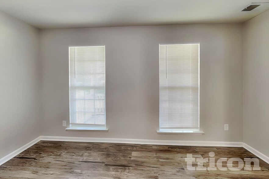 Building Photo - 2120 Ballingarry Dr