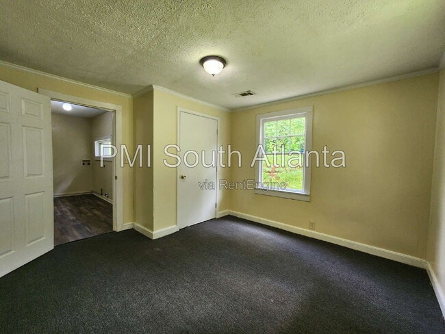 Building Photo - 348 N 17th St
