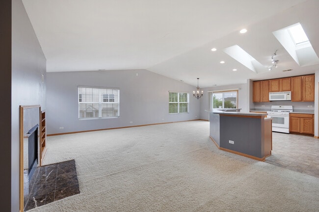 Building Photo - 2614 Loren Ln