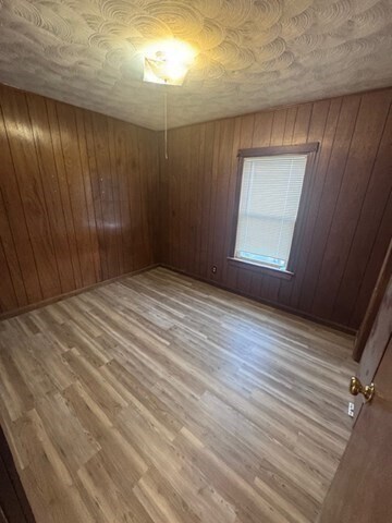 Building Photo - 60 Walnut St