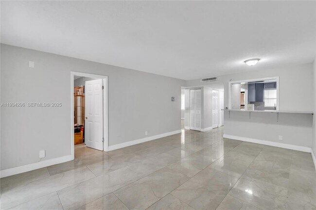 Building Photo - 4760 Lucerne Lakes Blvd W