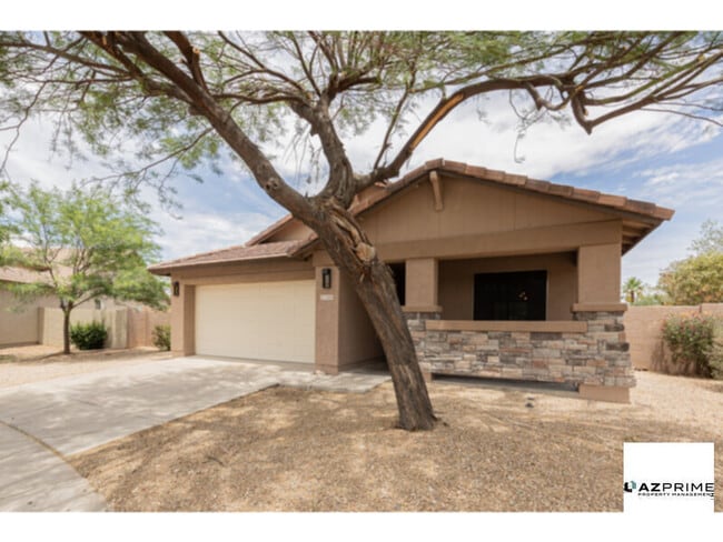 Building Photo - Stylish 3/2 Phoenix Home with RV Gate &amp...