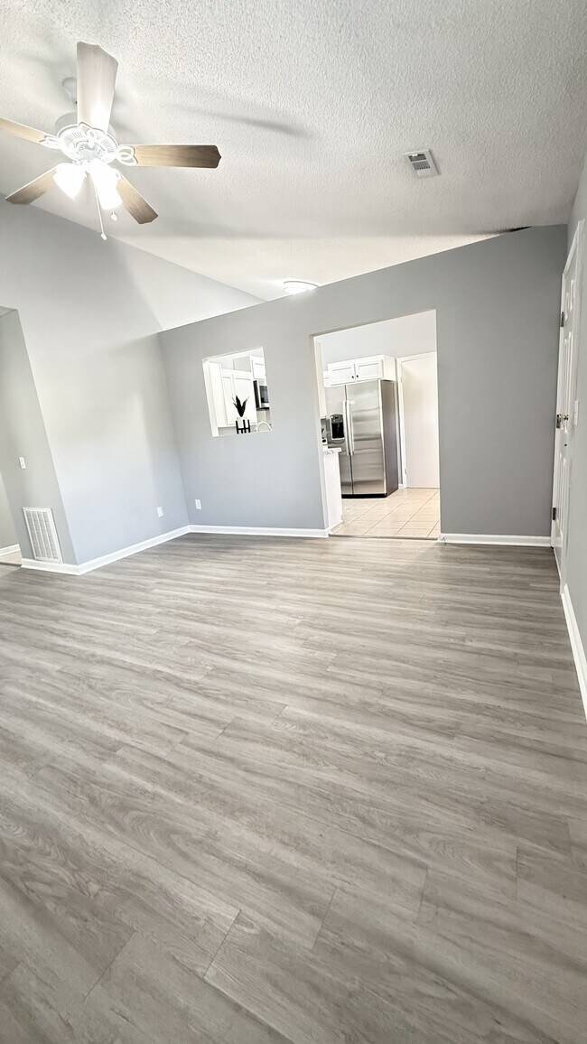 Building Photo - 506 Idlewood Cir