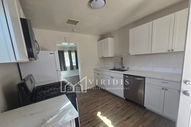 Building Photo - 2312 Castro Ln