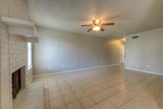 Building Photo - 2412 Burleson Ct