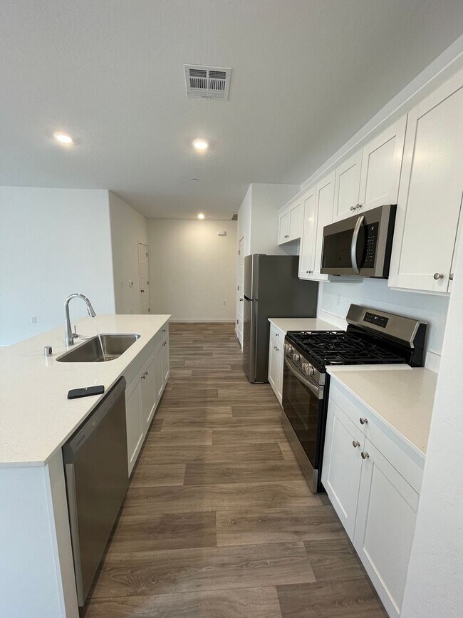 Building Photo - Stunning 3-Bed, 2-Bath Lennar Home in Fresno – Your Dream Home Awaits!