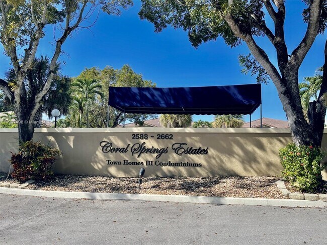 Building Photo - 2630 Riverside Dr