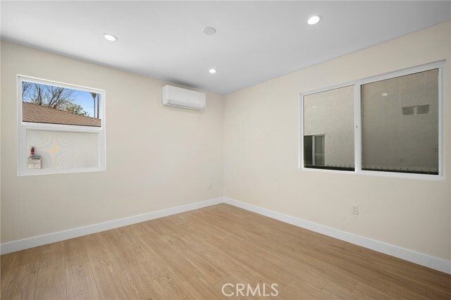 Building Photo - 1007 W Angeleno Ave