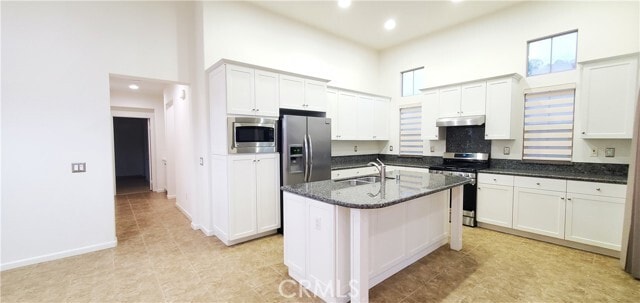 Building Photo - 61 Mission Bell