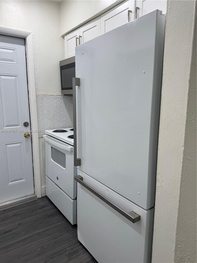 Building Photo - 522 NW 13th Ave