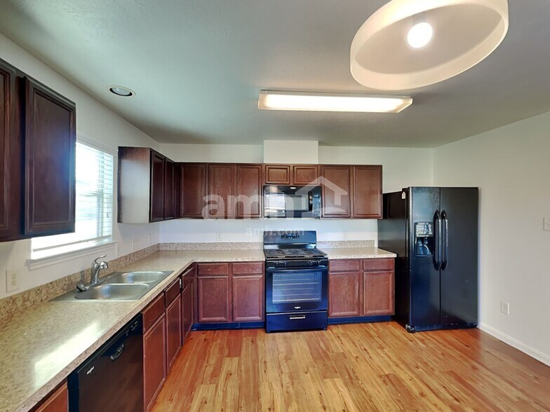 Building Photo - 21426 Partha Way