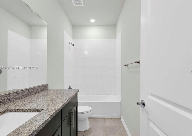 Building Photo - 1240 Eucalyptus Dr
