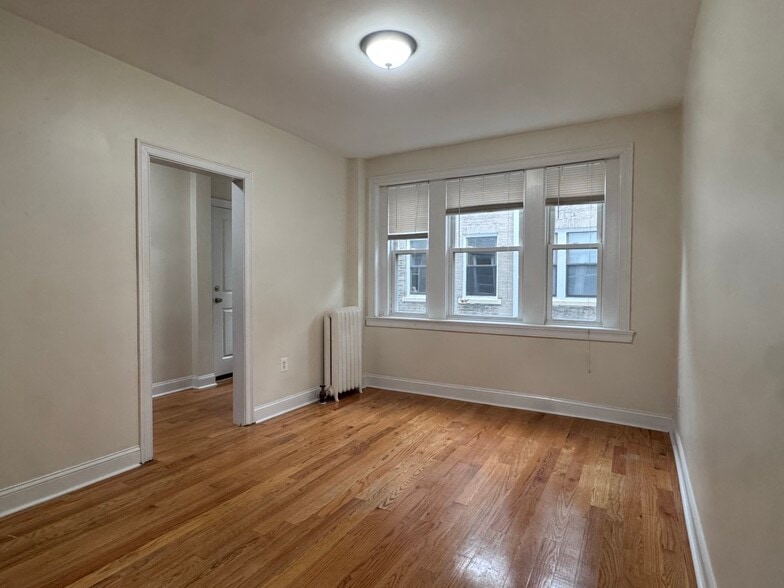 Building Photo - 200 Kelton St