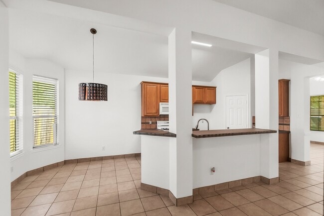 Building Photo - 19311 Twin Buttes Dr