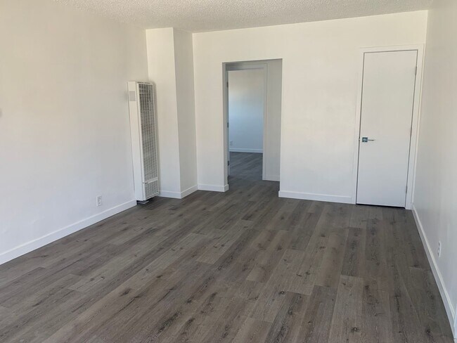 Interior Photo - Tropicana