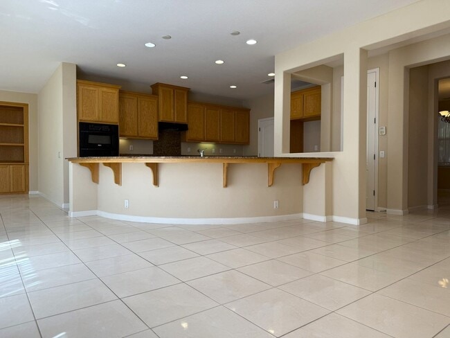 Building Photo - Available NOW and a Must SEE!