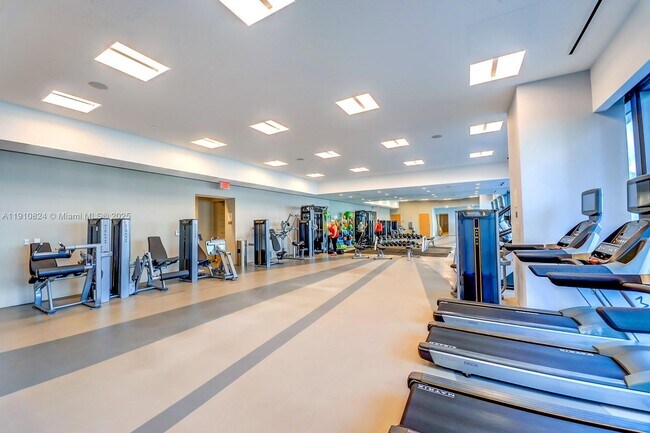 Building Photo - 88 SW 7th St