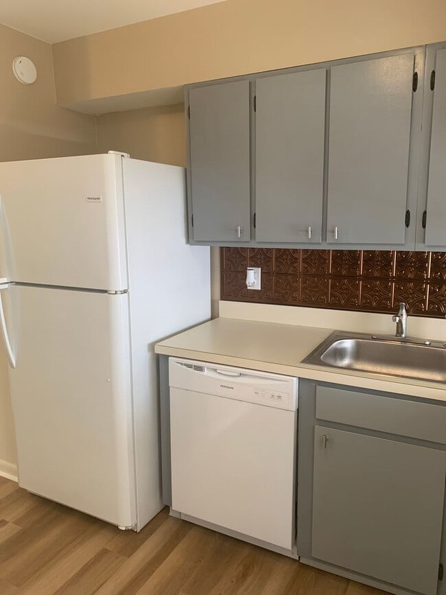 Building Photo - Future Rental! West York SD