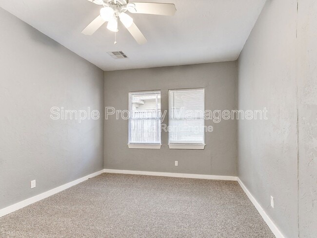 Building Photo - 2605 N Robinson Ave