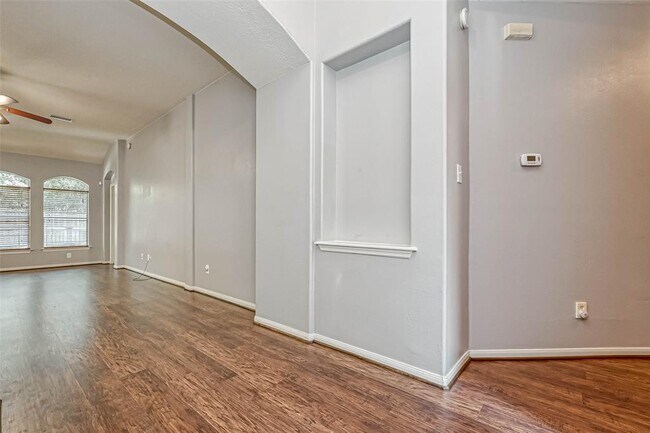 Building Photo - 118 N Willow Point Cir