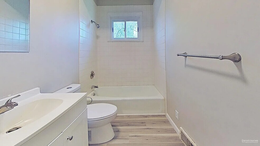 Building Photo - 105 Racill Ct