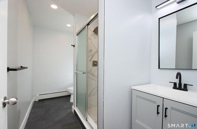 Building Photo - 11 Sable St