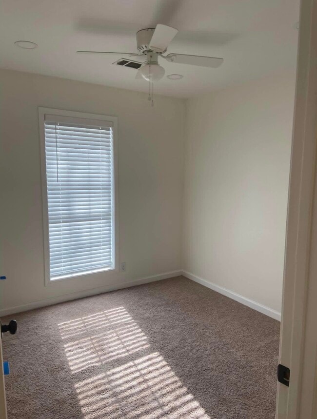 Building Photo - Tidwell Rd