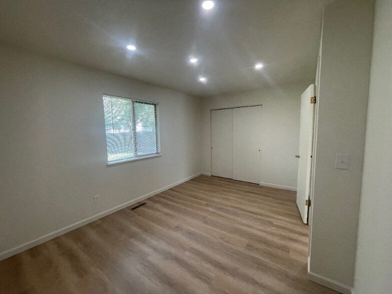 Building Photo - 1337 Cherry St