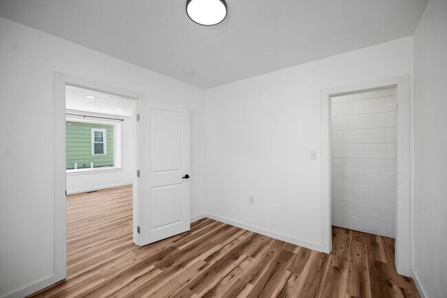 Building Photo - Northeast Spokane Home - Completely Remode...