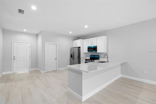 Building Photo - 10026 Cocoa Beach St