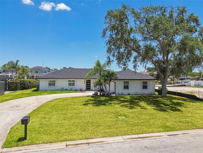 Building Photo - 3913 Fontainebleau Dr